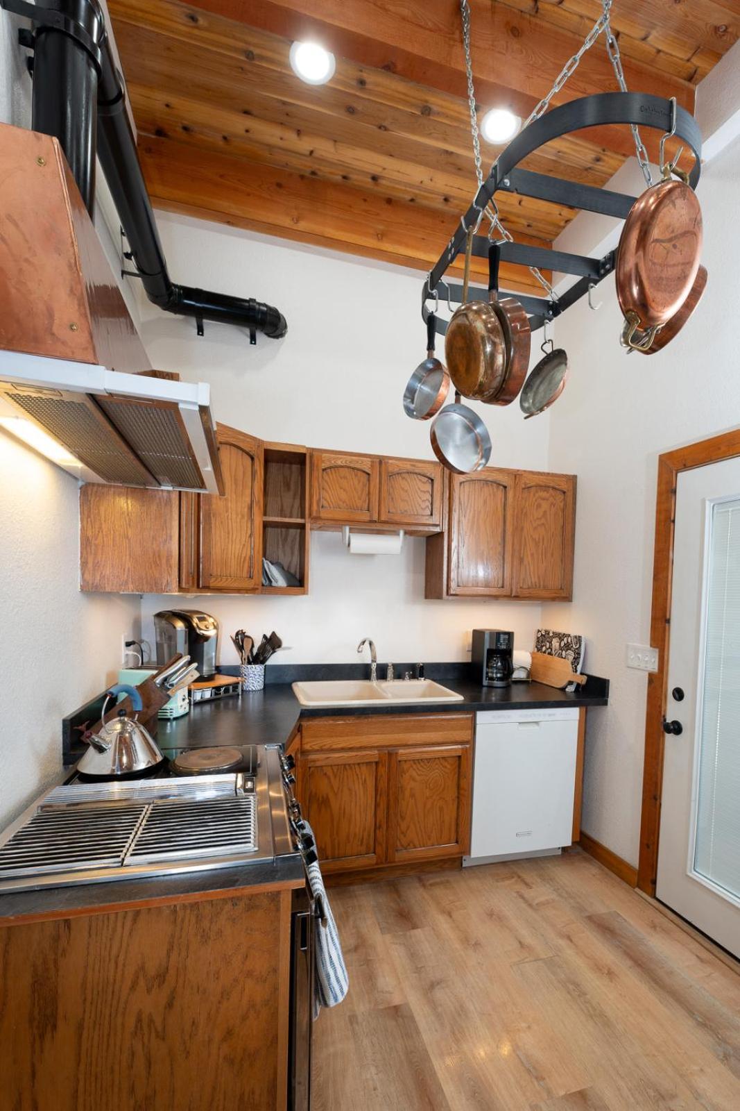 Cedar Cabin Near Silverwood Spirit Lake Экстерьер фото